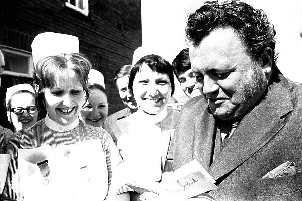 Harry Secombe opened a new do-it-yourself social centre for the staff of South Shields