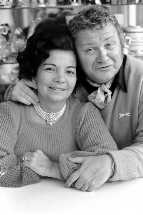 Framed Print : Harry Secombe and wife Myra. January 1975 75-00354-001 Framed Print : Harry Secombe and wife Myra. January 1975 75-00354-001