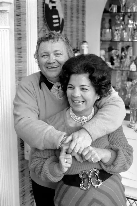 Framed Print : Harry Secombe and wife Myra. January 1975 75-00354-003