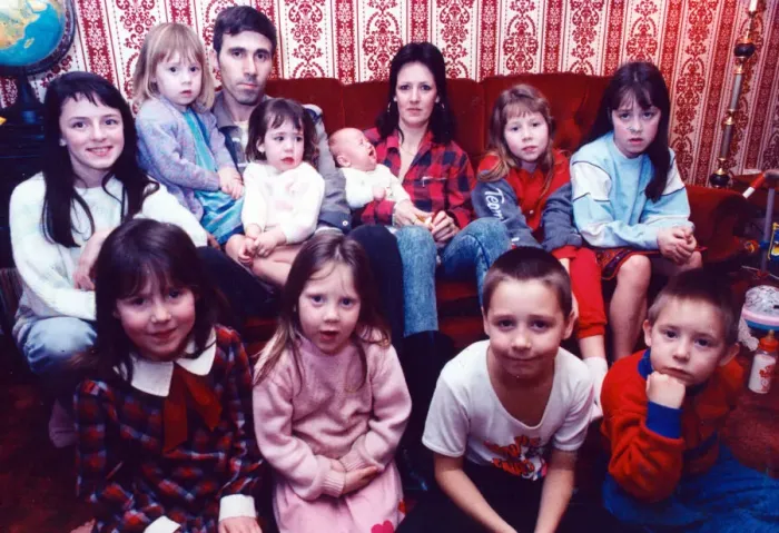 Framed Print : The Harvey Family, from Llanedeyrn, Cardiff, Wales, 4th February 1991