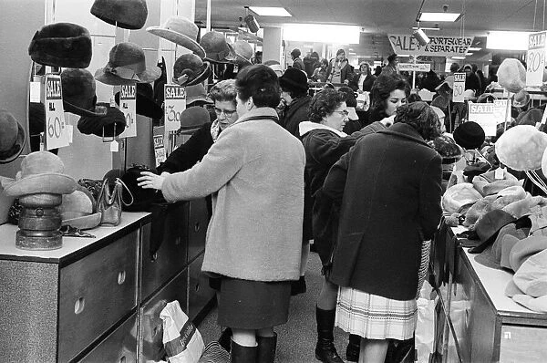 Harveys Sale, Guildford, Surrey, Tuesday 5th January 1971
