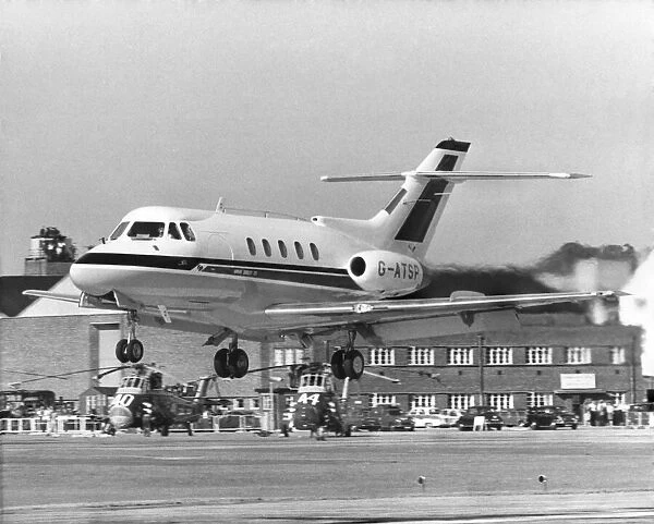 A Hawker-Siddeley 125 takes off at the Farnborough Air Show