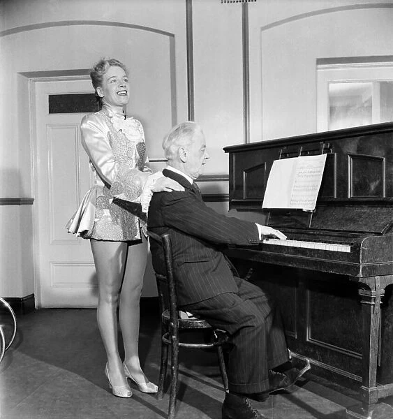 Haydn Wood and Paula Grey. December 1952 C6260