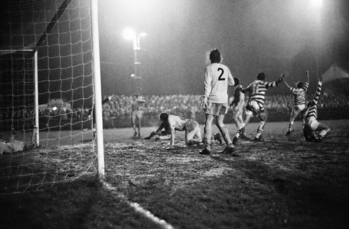 Framed Print : Hayes 0-1 Reading, FA Cup 2nd Round Replay at Church Road, Tuesday 12th December 1972