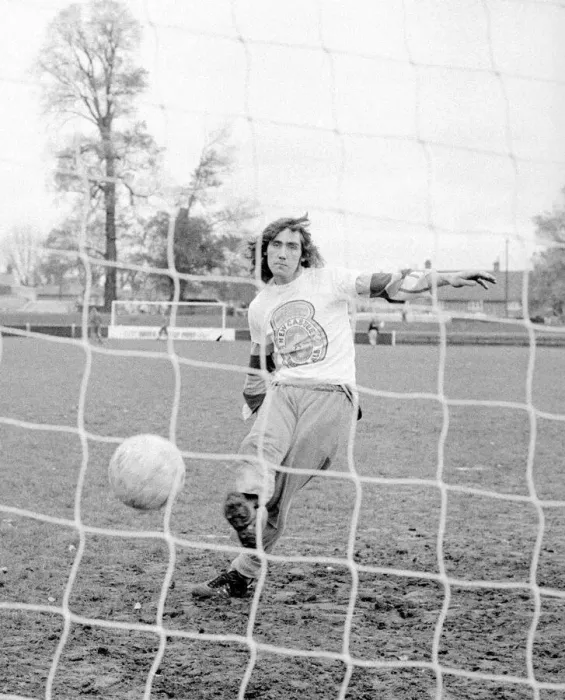Framed Print : Hayes striker Robin Friday wearing a Newcastle Brown Ale t-shirt seen here in training Framed Print : Hayes striker Robin Friday wearing a Newcastle Brown Ale t-shirt seen here in training