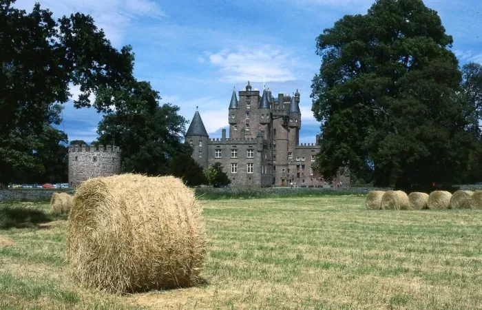 Framed Print : Haymaking at Glamis Castle Fife Scotland July 1984 Hay bails in field Framed Print : Haymaking at Glamis Castle Fife Scotland July 1984 Hay bails in field
