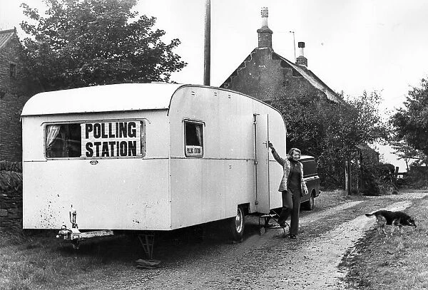 Hedley-on-the-Hills mobile polling station in 1974