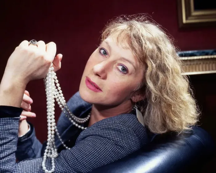 Framed Print : Helen Mirren holding pearls in hand May 1986 Framed Print : Helen Mirren holding pearls in hand May 1986