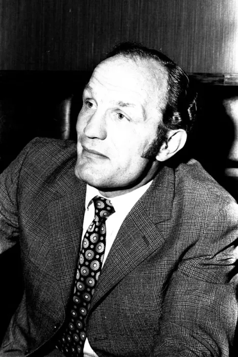 Framed Print : Henry Cooper in the North East to open the new Killingworth Centre 5 April 1972 Framed Print : Henry Cooper in the North East to open the new Killingworth Centre 5 April 1972