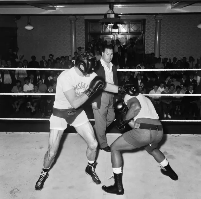 Framed Print : Henry Cooper seen here (left) in training at The Bellingham for his fight against Cassius Framed Print : Henry Cooper seen here (left) in training at The Bellingham for his fight against Cassius