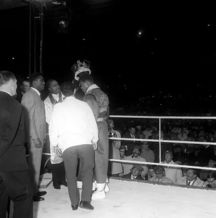 : Henry Cooper v Muhammad Ali - Jun 1963 World Heavyweight Title Fight at the Empire : Henry Cooper v Muhammad Ali - Jun 1963 World Heavyweight Title Fight at the Empire