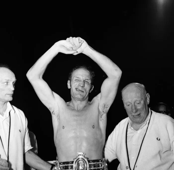 Framed Print : Henry Cooper wins back the British heavyweight title from Jack Bodell Framed Print : Henry Cooper wins back the British heavyweight title from Jack Bodell