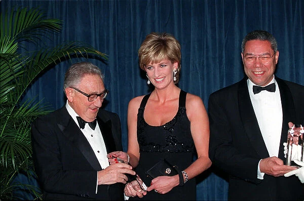 HENRY KISSINGER, PRINCESS DIANA AND COLIN POWELL AT AN AWARDS CEREMONY IN NEW YORK WHERE