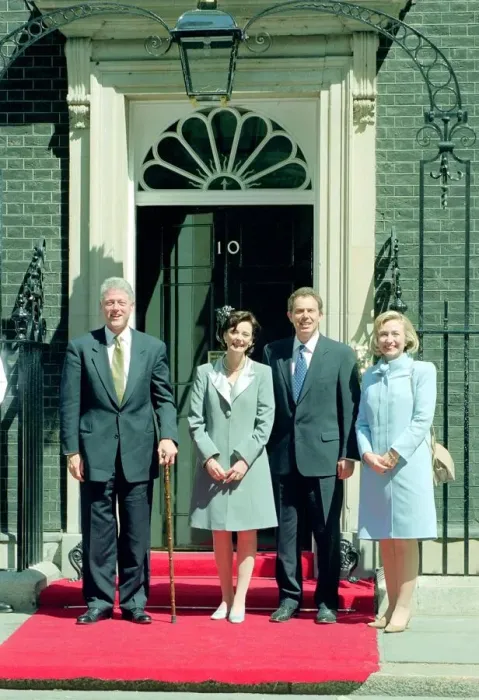 Framed Print : Bill and Hillary Clinton outside 10 Downing Street with Tony and Cherie Blair