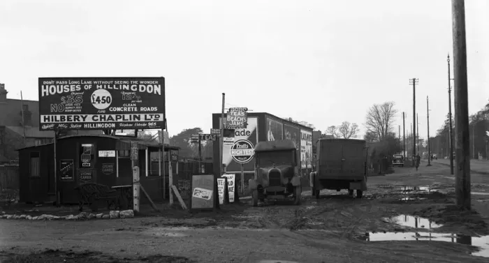 Framed Print : Hillingdon, Uxbridge Road, Caf? opposite top of Long Lane. 1932