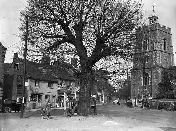 Hillingdon village, Red Lion and shops opposite the cottage 1932