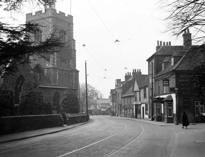 Framed Print : Hillingdon, The Vine, Hillingdon Village 1932 Framed Print : Hillingdon, The Vine, Hillingdon Village 1932
