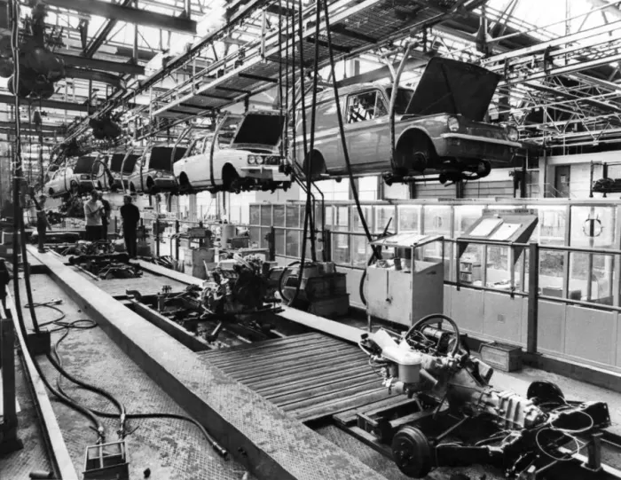 Framed Print : The Hillman car production line at their Linwood factory in Scotland. Circa 1970 P008103 Framed Print : The Hillman car production line at their Linwood factory in Scotland. Circa 1970 P008103