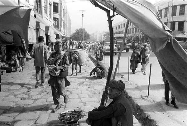 Hippies in Afghanistan Aug 1971 - General Shots in the shopping