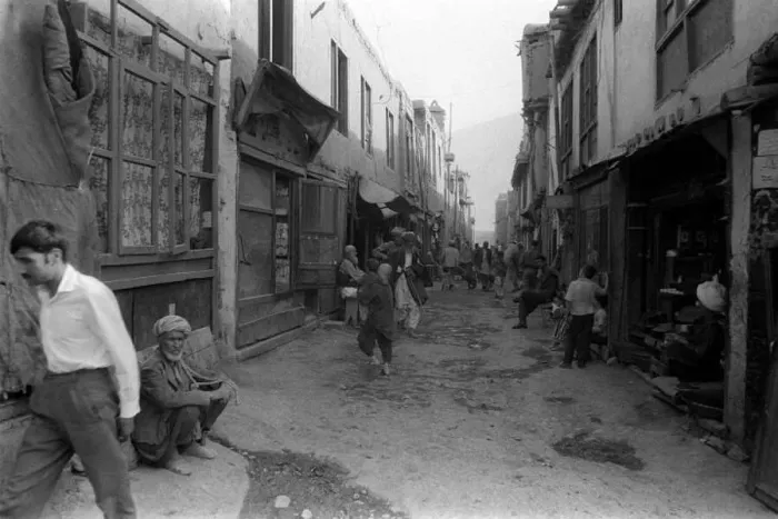  : Hippies in Afghanistan Aug 1971 - General Shots in the shopping