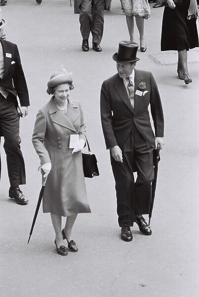 HM The Queen June 1980 Walking to the paddock at the Ascot