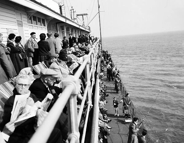 Holiday crowds in Southend, Essex. 23rd April 1957