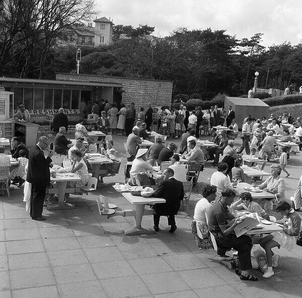 Holiday scenes in Bournemouth, Dorset. 5th August 1961