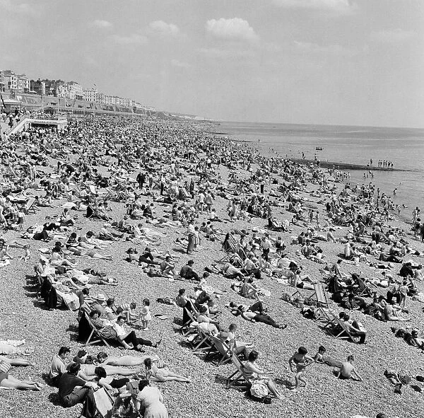 Holiday scenes in Brighton, East Sussex. 10th June 1962