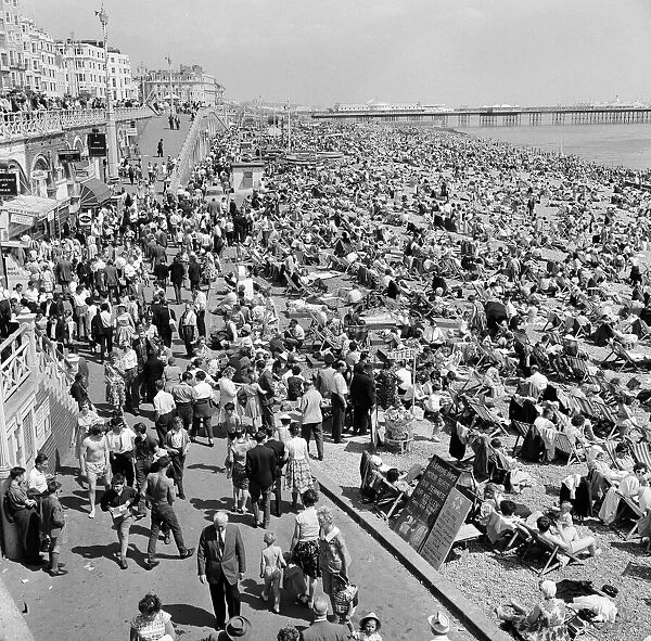 Holiday scenes in Brighton, East Sussex. 10th June 1962. 10th June 1962