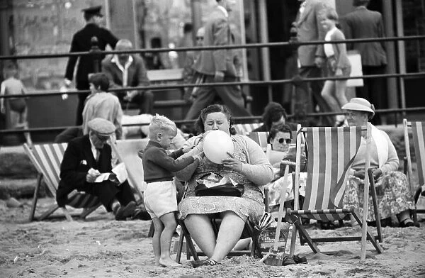 Holiday scenes in Scarborough, North Yorkshire. 31st August 1958