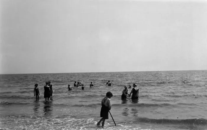 Framed Print : Holiday scenes in Teignmouth, Devon. 1926. Tyrell Collection Framed Print : Holiday scenes in Teignmouth, Devon. 1926. Tyrell Collection