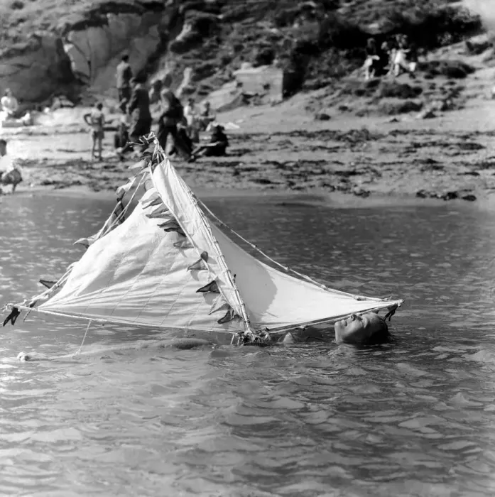 Framed Print : Holidays Clothing Fashion: Miss Wynne Owen Smith seen have testing a yacht you can wear Framed Print : Holidays Clothing Fashion: Miss Wynne Owen Smith seen have testing a yacht you can wear
