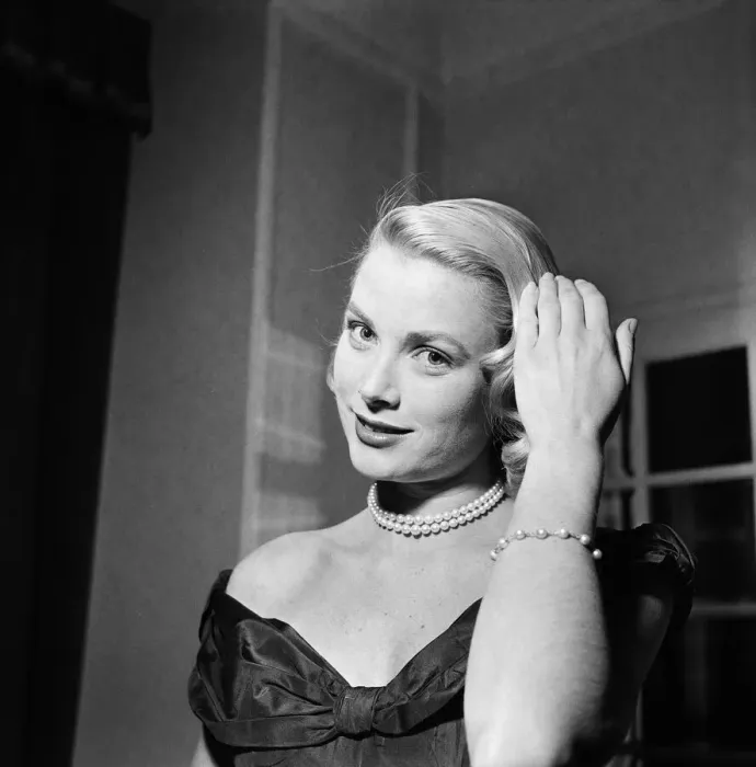 Framed Print : Hollywood actress Grace Kelly pictured during the 1955 Cannes Film festival Framed Print : Hollywood actress Grace Kelly pictured during the 1955 Cannes Film festival