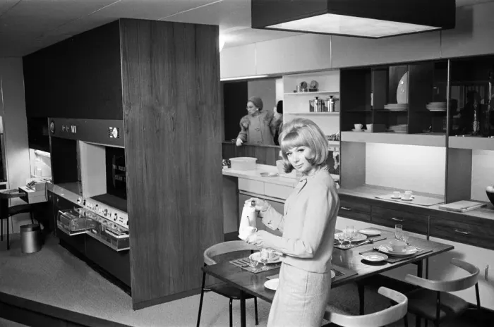 Framed Print : Show Home, the Aluminium house of the future, 2nd March 1964 Framed Print : Show Home, the Aluminium house of the future, 2nd March 1964
