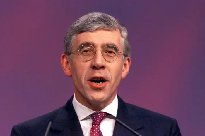 Framed Print : Home Secretary Jack Straw speaking at the Labour Party conference in Bournemouth Framed Print : Home Secretary Jack Straw speaking at the Labour Party conference in Bournemouth