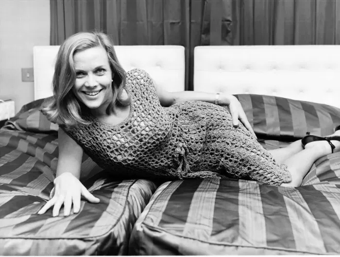 Framed Print : Honor Blackman, actress, in Manchester to launch her book on self defence Framed Print : Honor Blackman, actress, in Manchester to launch her book on self defence