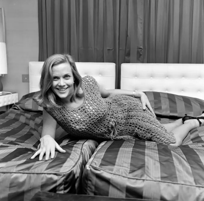 Framed Print : Honor Blackman, actress, in Manchester to launch her book on self defence Framed Print : Honor Blackman, actress, in Manchester to launch her book on self defence
