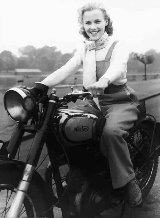 : Honor Blackman the film actress : Honor Blackman the film actress