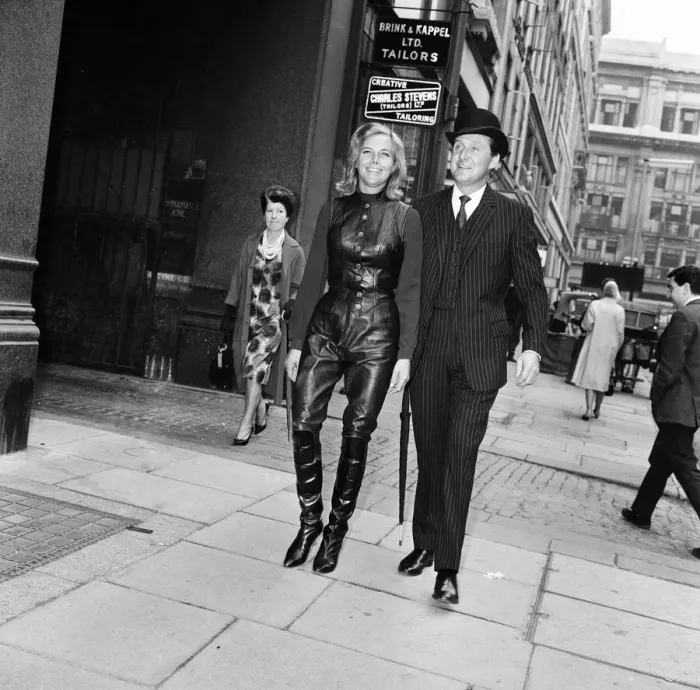 Framed Print : Honor Blackman and Patrick MacNee from the TV Programme The Avengers. 18th September 1963 Framed Print : Honor Blackman and Patrick MacNee from the TV Programme The Avengers. 18th September 1963