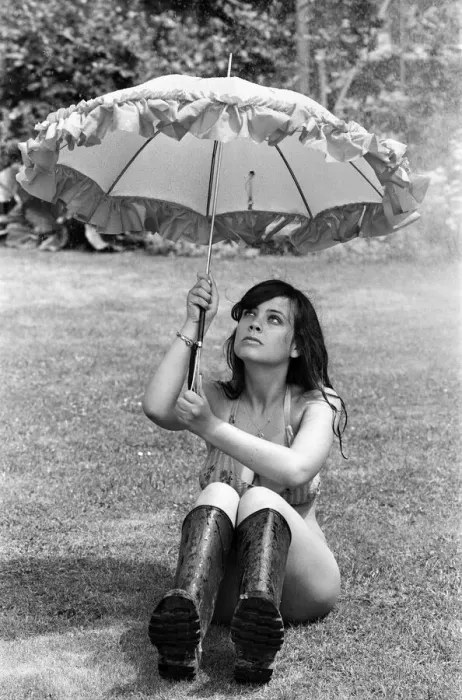 Framed Print : Hoping for a spot of rain to take her mind off the heatwave, this young lady, Jody Framed Print : Hoping for a spot of rain to take her mind off the heatwave, this young lady, Jody