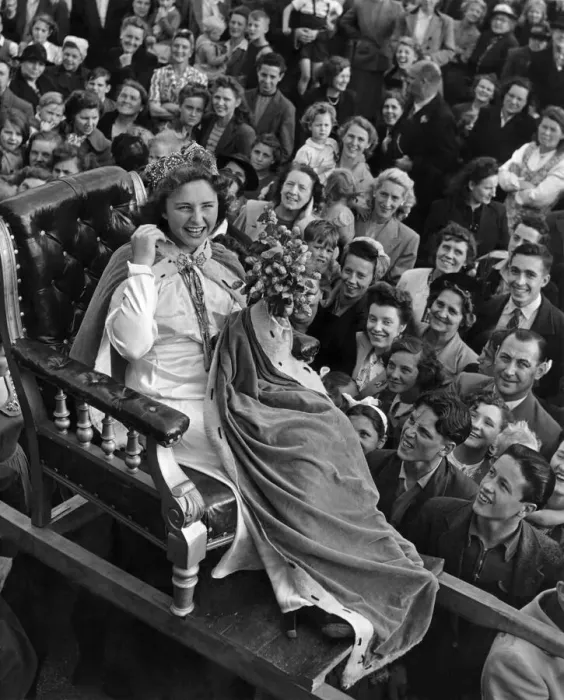 Framed Print : The Hops Festival Queen Miss Sally Burwood 16 September 1950