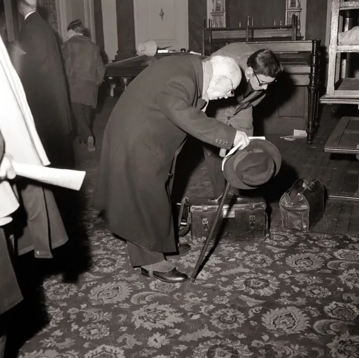 Framed Print : Horace Wyndham age 90 a member of the Athenaeum Club attending the sale
