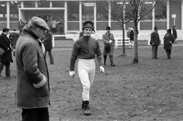 Framed Print : Horse racing at Windsor. Bill Smith, the young National Hunt jockey who is riding a lot
