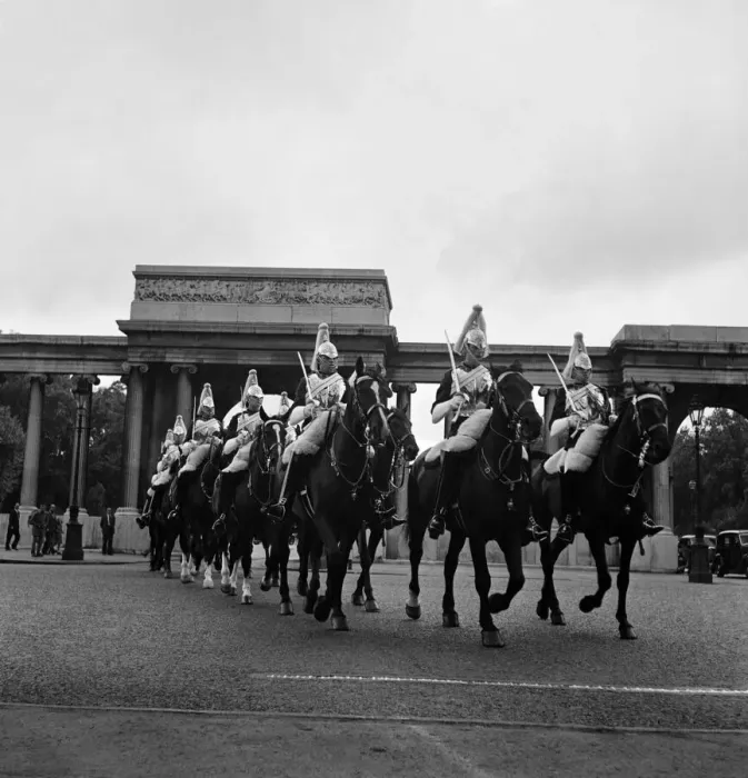 Framed Print : Horseguards on Parade in London. October 1952 C4980-002 Framed Print : Horseguards on Parade in London. October 1952 C4980-002