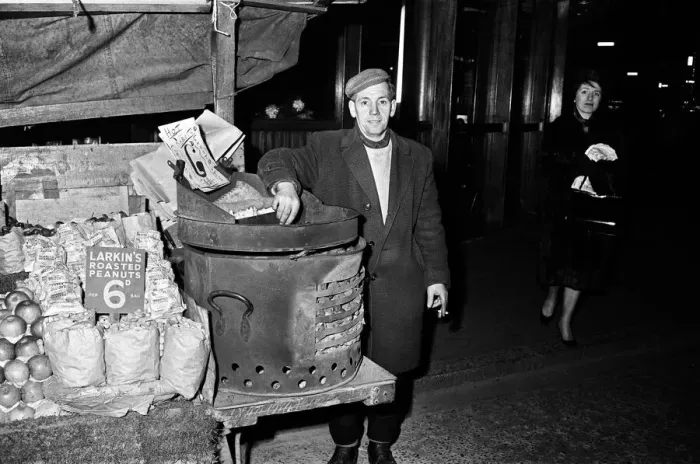 Framed Print : Hot Chestnut hawker in Leicester Square, London. 9th October 1963