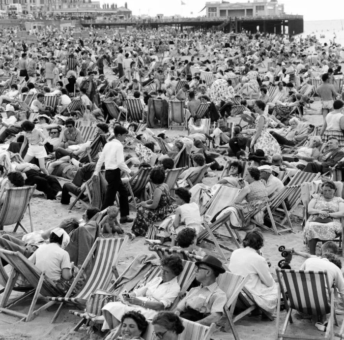 Framed Print : Hot weather scenes on the beach in Margate, Kent, during August Bank Holiday Framed Print : Hot weather scenes on the beach in Margate, Kent, during August Bank Holiday