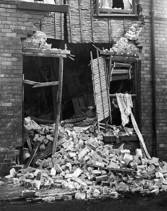 Framed Print : House in Wykeham Street Scarborough where Mrs Barnett and her two children were killed Framed Print : House in Wykeham Street Scarborough where Mrs Barnett and her two children were killed