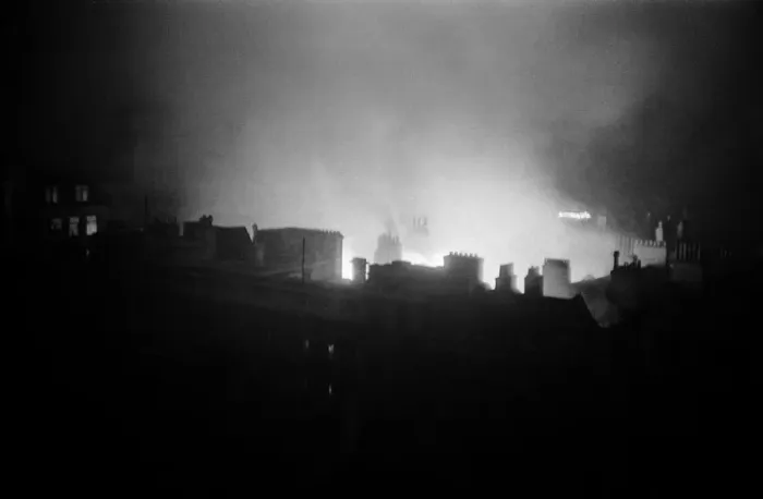 Framed Print : Houses of Parliament ablaze during a night of Bombing. 10th May 1941 Framed Print : Houses of Parliament ablaze during a night of Bombing. 10th May 1941