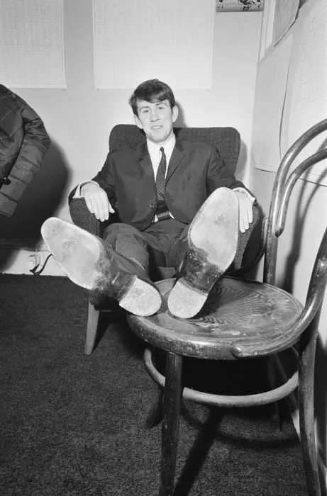Framed Print : Howard Kendall, aged 20, has just signed for Everton Football Club for 5 Framed Print : Howard Kendall, aged 20, has just signed for Everton Football Club for 5