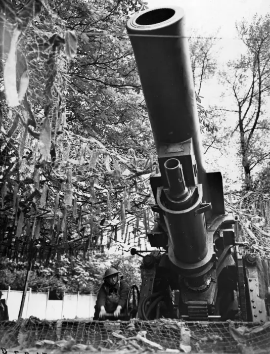 Framed Print : A howitzer demonstrated during an exercise by the British Expeditionary Force somewhere Framed Print : A howitzer demonstrated during an exercise by the British Expeditionary Force somewhere